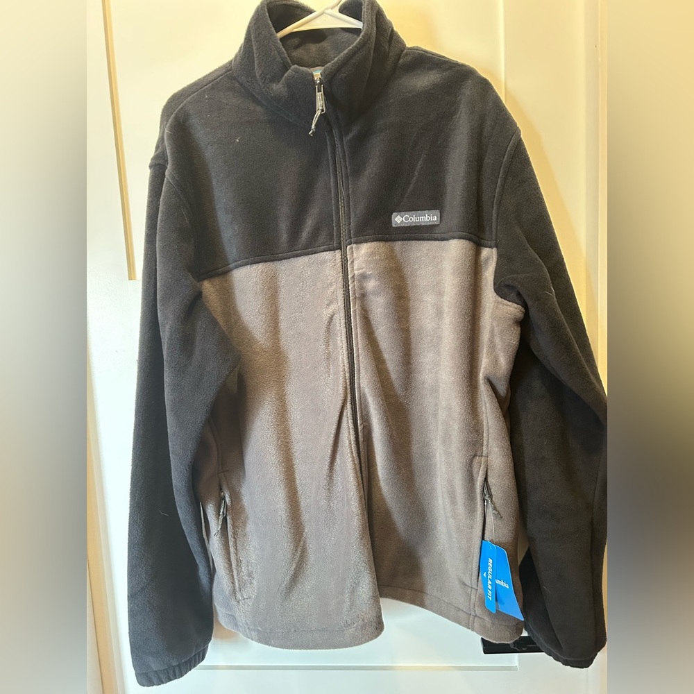 NWT Men’s Columbia Charcoal and Black Fleece Jacket XL